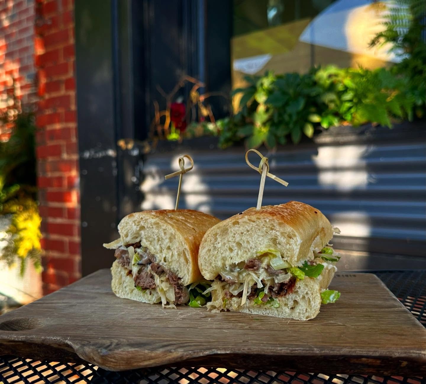 Todays special is &ldquo;Bee&rsquo;s Knees&rdquo; with roast beef, lettuce, sauerkraut, horseradish and cheddar on a toasted sub roll. 
The soups of the moment are Cream of Mushroom or Beef Stew.

#unionmarketrva #unionhillrva #churchhillrva #dailysp