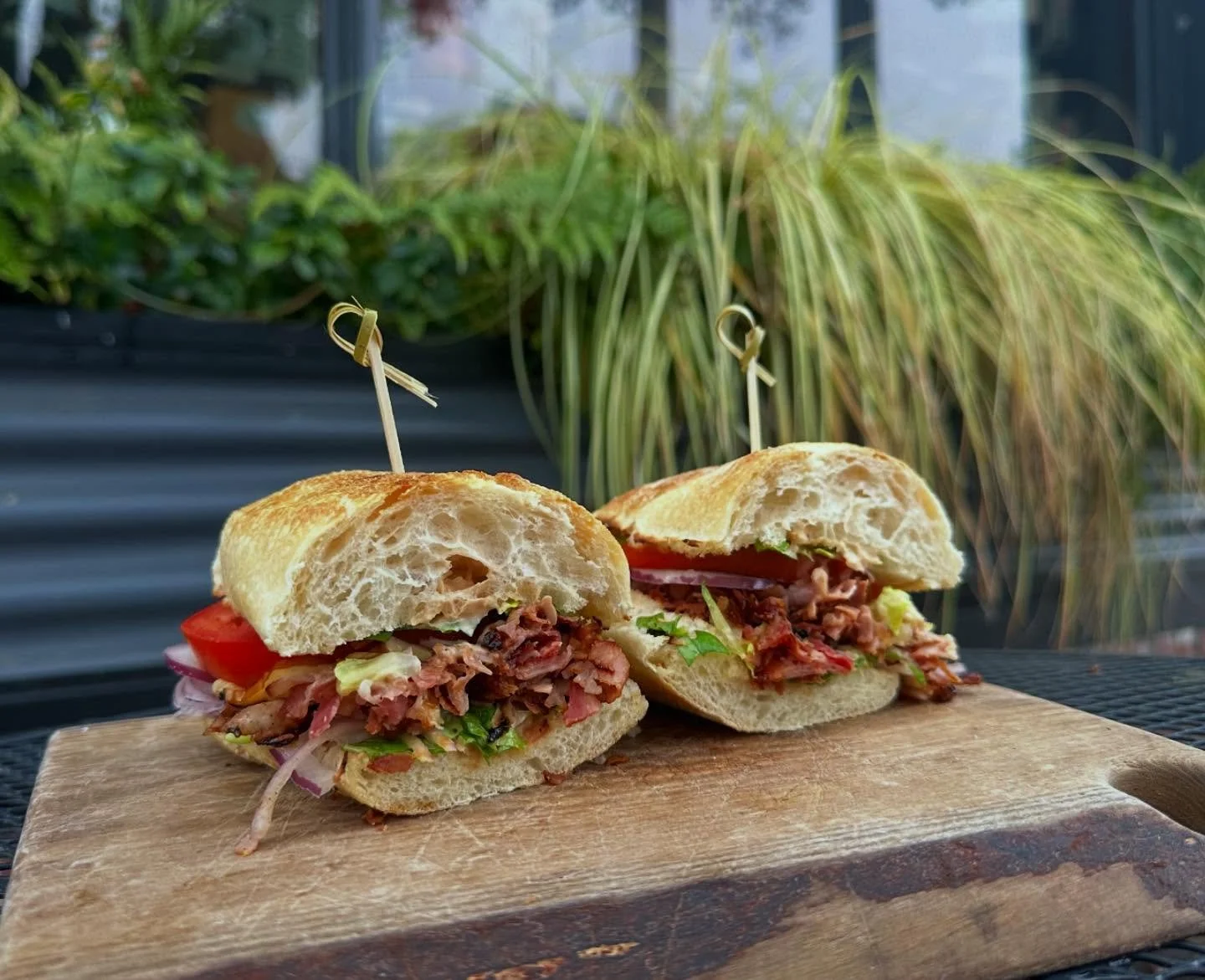 Today&rsquo;s special is the &ldquo;Wild Bore&rdquo; with ham, bacon, smoked gouda, shredded lettuce, tomato, red onion and russian dressing. The soups of the moment are Spicy Carrot &amp; Butternut or Chicken &amp; Rice.
&bull;&bull;&bull;
#unionmar