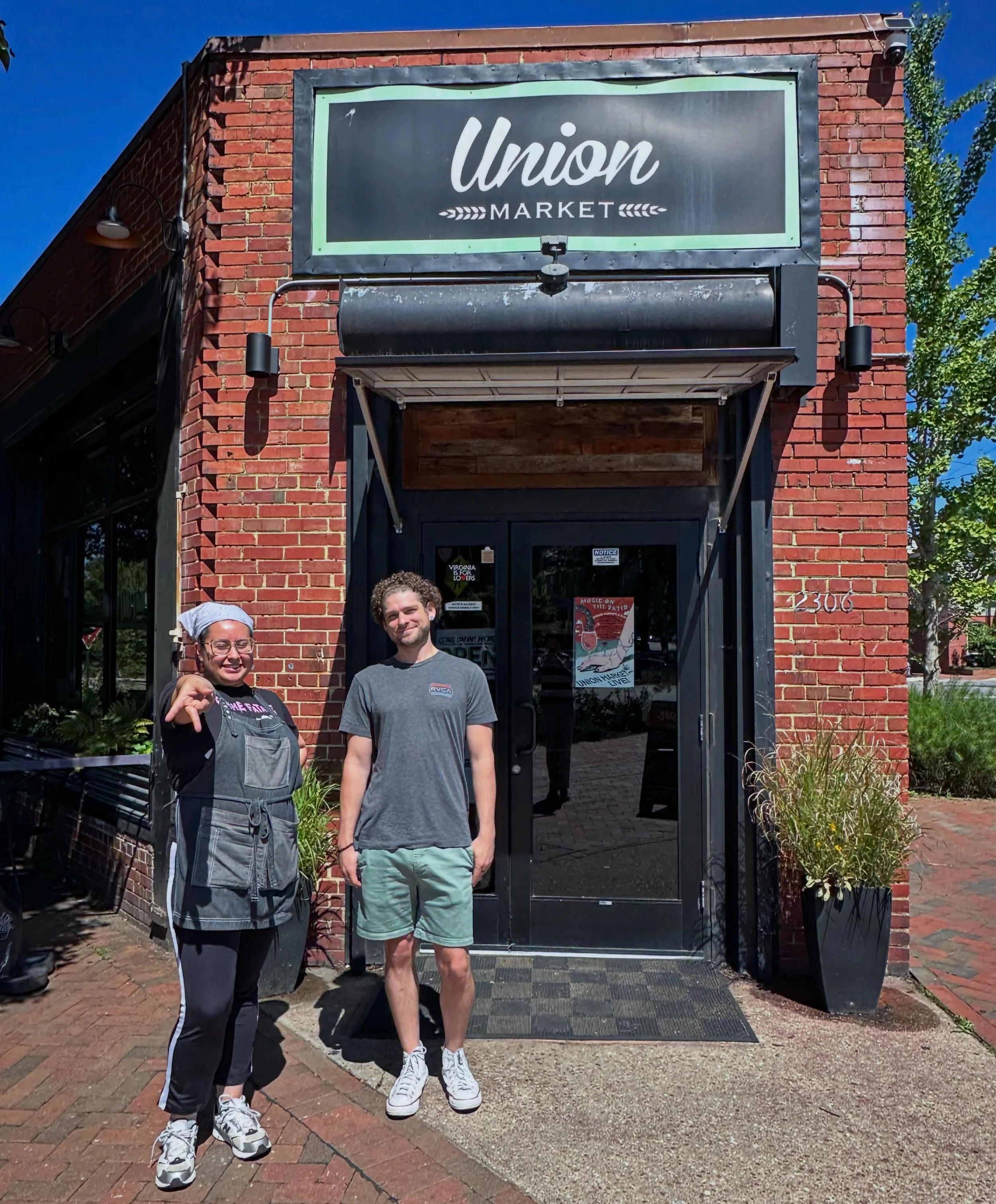 We are hiring! The kitchen is looking for line cooks with 2+ years of experience in high-volume kitchens. The market is also looking for associates with prior retail experience. Weekend availability is preferred for both departments. Email your resum