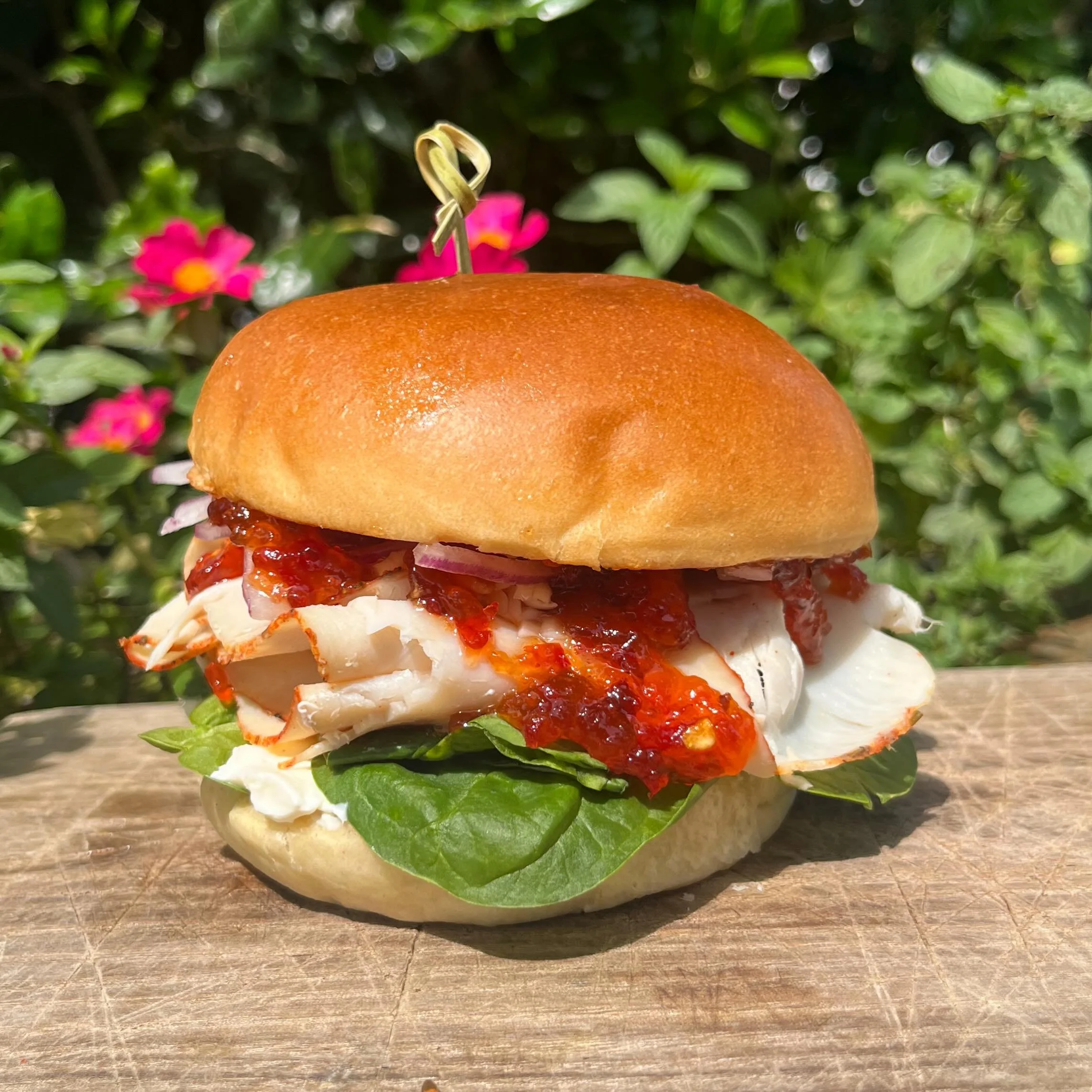 This week&rsquo;s special is &ldquo;Disco Turkey&rdquo; with turkey, cream cheese, @backpocketprovisions pepper jelly, red onion, and spinach on a toasted brioche bun.
The soups of the moment are Vegan Broccoli or Spam and Potato. 

#dinerva #backpoc