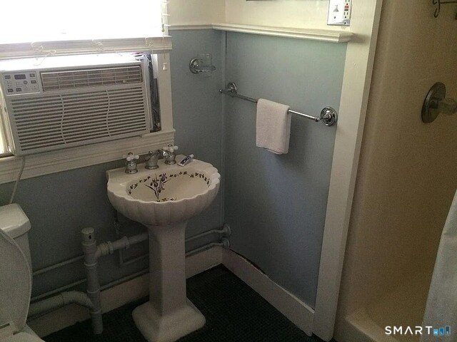 Cottage Bath