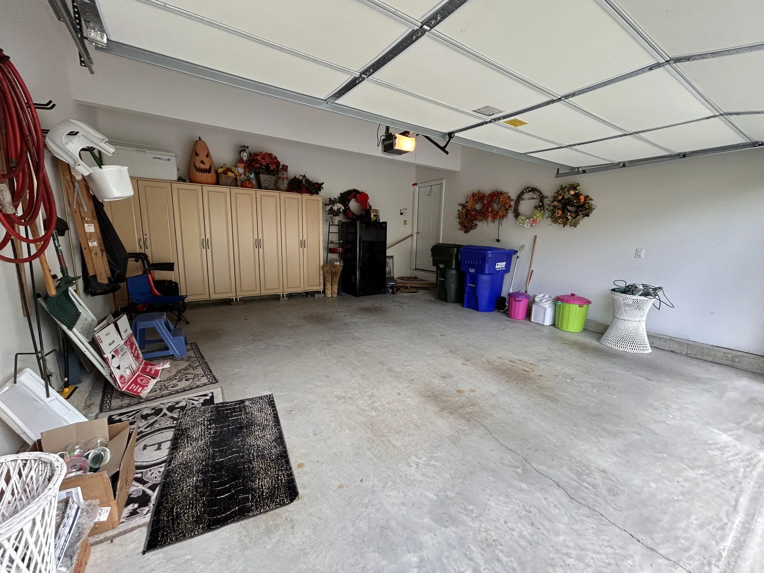 2 Car garage 