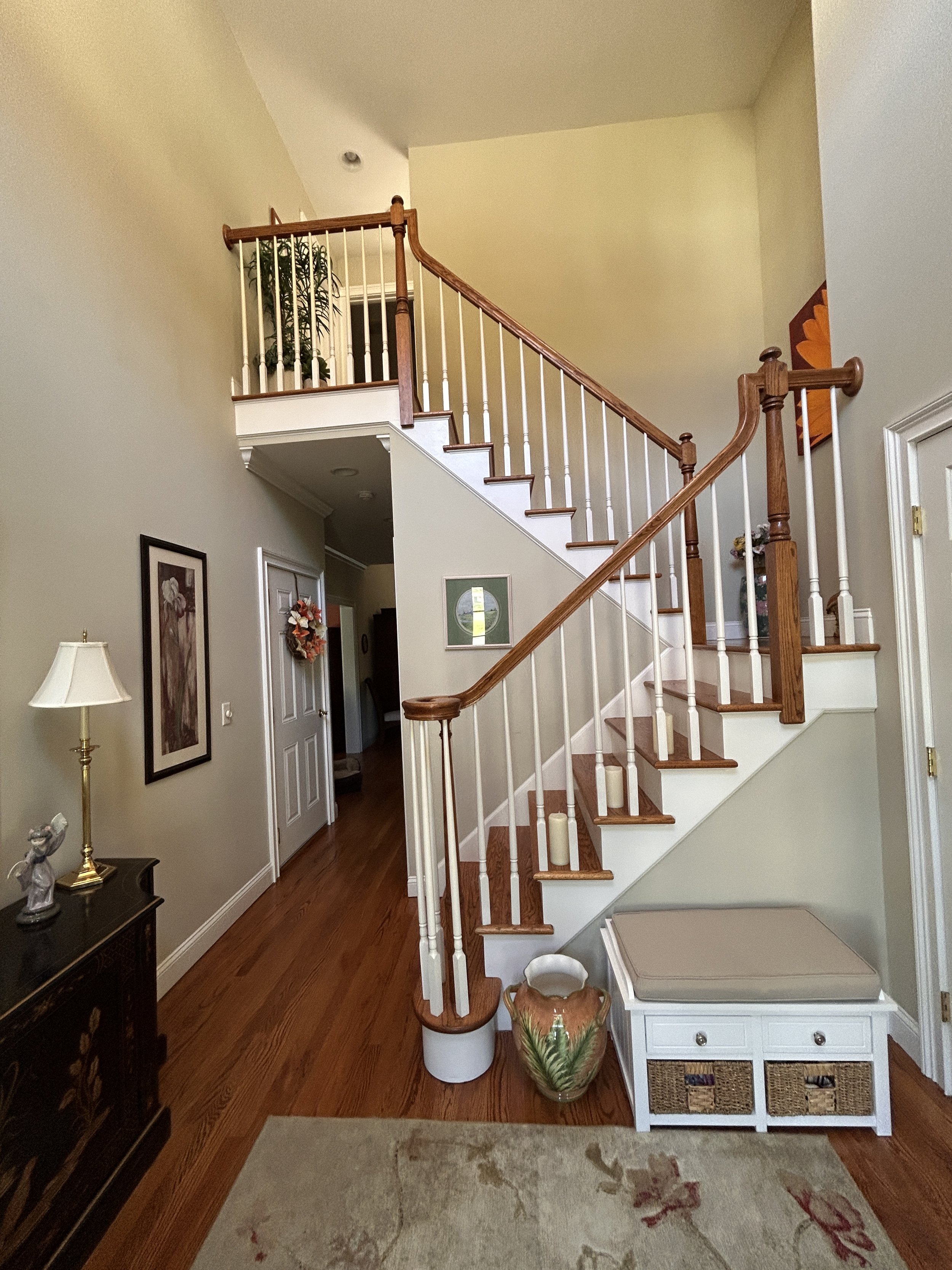 Entryway foyer 