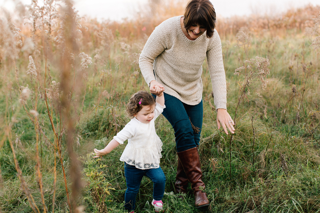 www.allisonhopperstad.com, Fall Family Session, Minnesota Family Photographer, Candid Family Photographs, Lifestyle Family Photographer, Long Lake Regional Park Photography, Family of Four