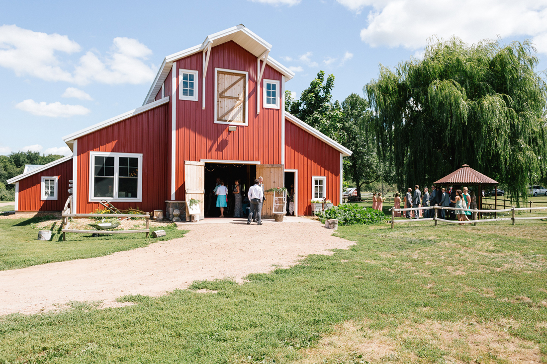 www.allisonhopperstad.com, Minnesota Wedding Photographer, Barn Wedding, Apple Orchard Wedding, Minnesota Harvest Apple Orchard, Summer Wedding, Outdoor Wedding, Wedding in the woods