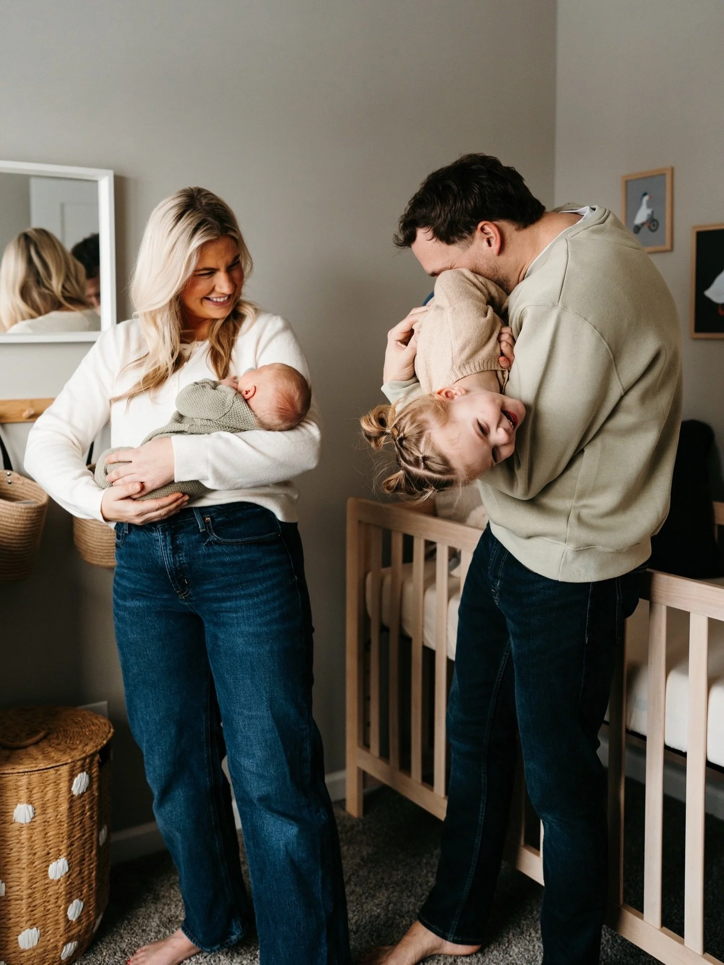 My heart overflows with all of these newborn sessions lately!! What a blessing it is to have full hands and a busy house - a playful, noisy, busy house! 🤍