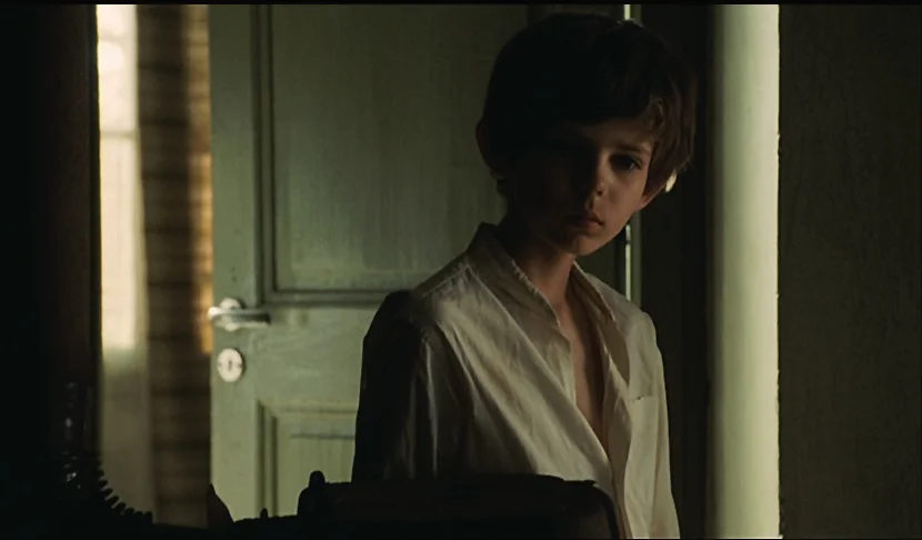 Robbie Kay as Young Jakob.jpg