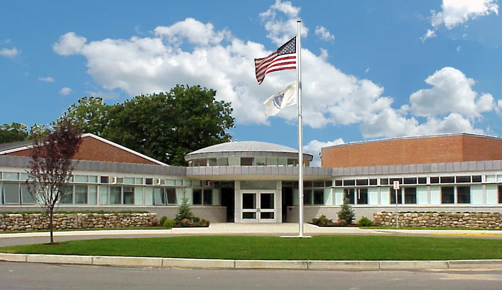   R.J.Grey Junior High School Acton, Massachusetts   Renovations and Additions 160,000sf  Project Manager: Roel Krabbendam Interior Designer: Polly Dithmer Office of Record: The Office of Michael Rosenfeld, Inc.   "Roel served as Project Manager on t