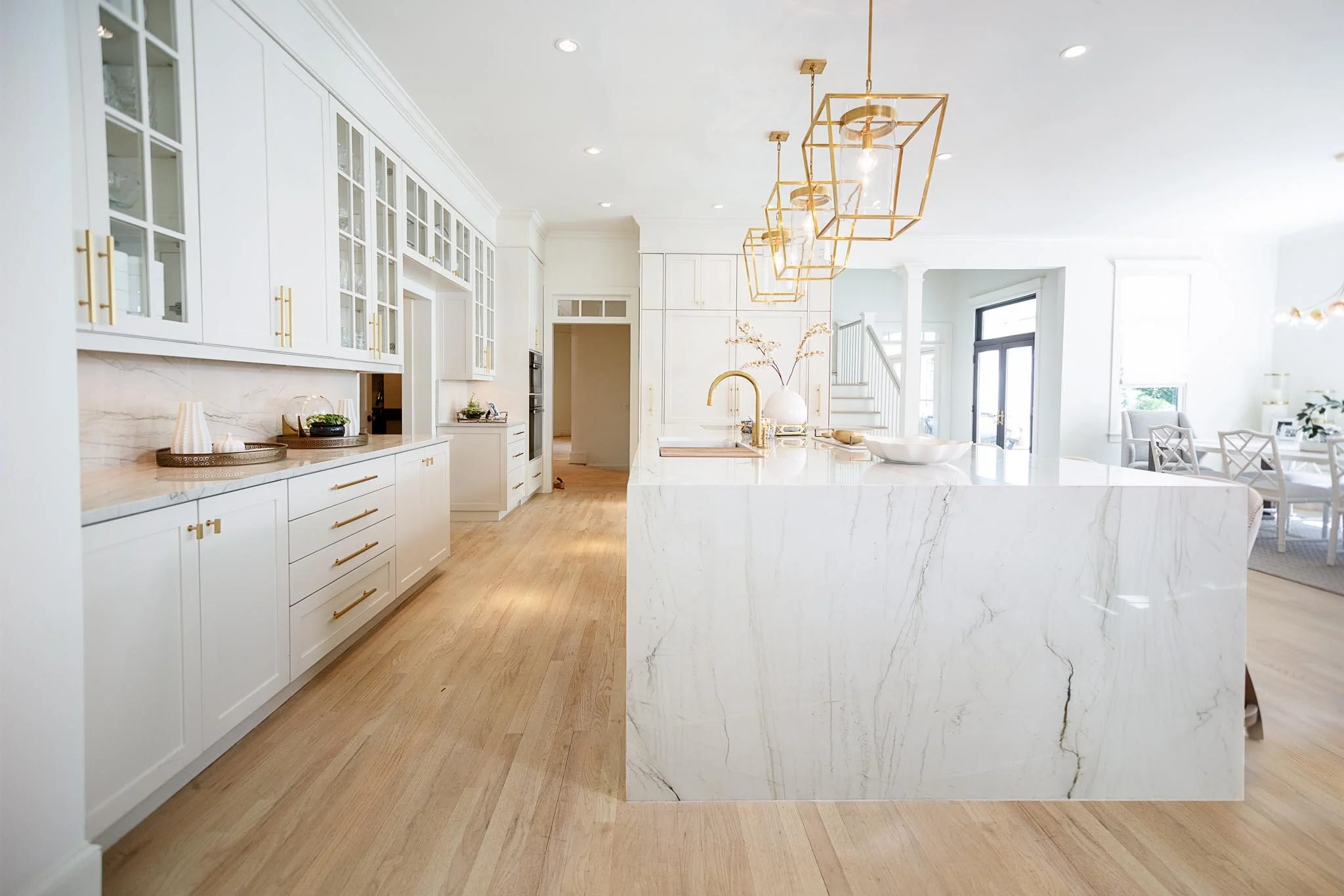 AB7I8777_Firstman_kitchen_side_waterfall.jpg