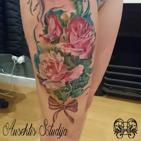 Evo colour roses thigh.jpg