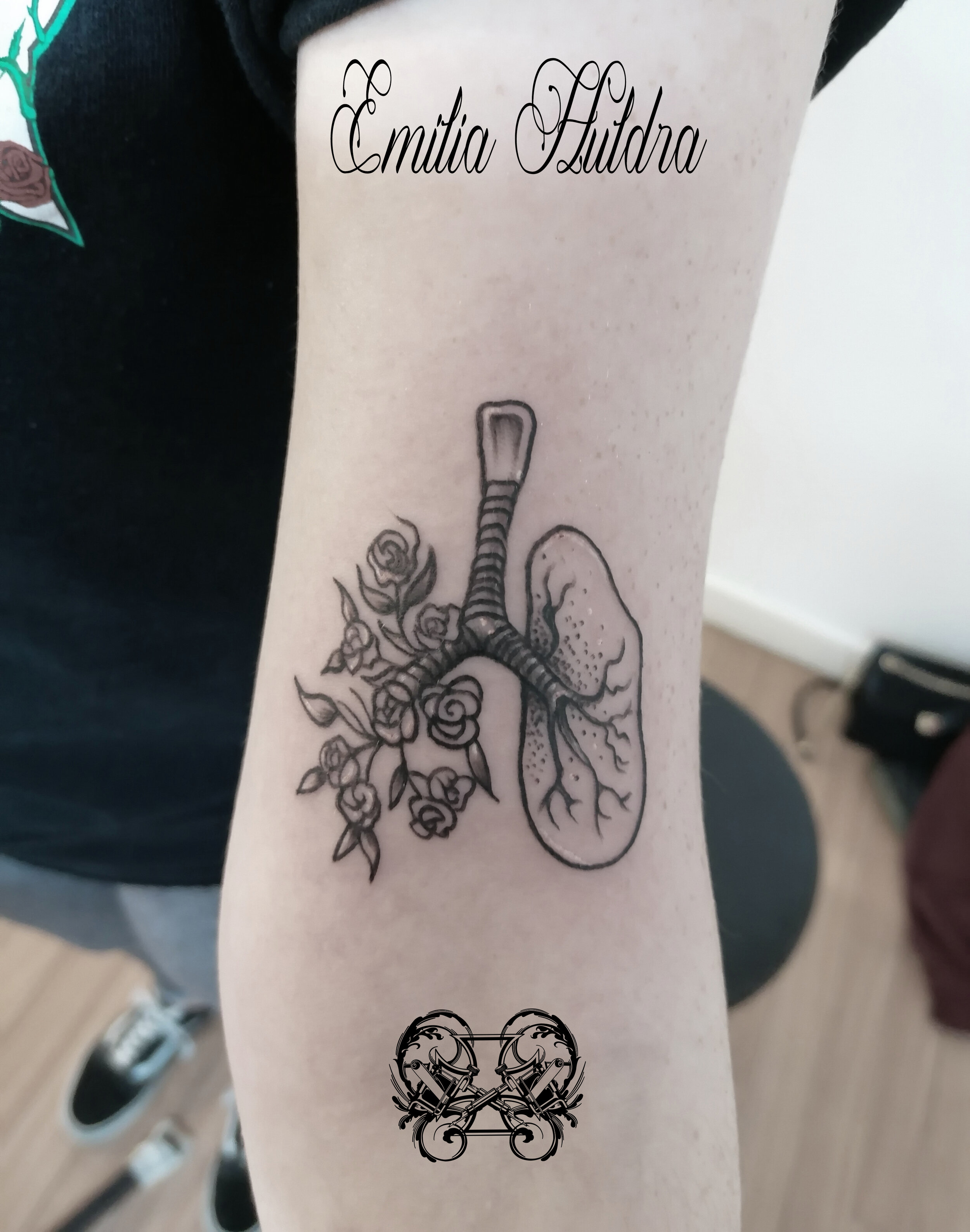 Emilia - lungs and flowers - b&g - edited.jpg