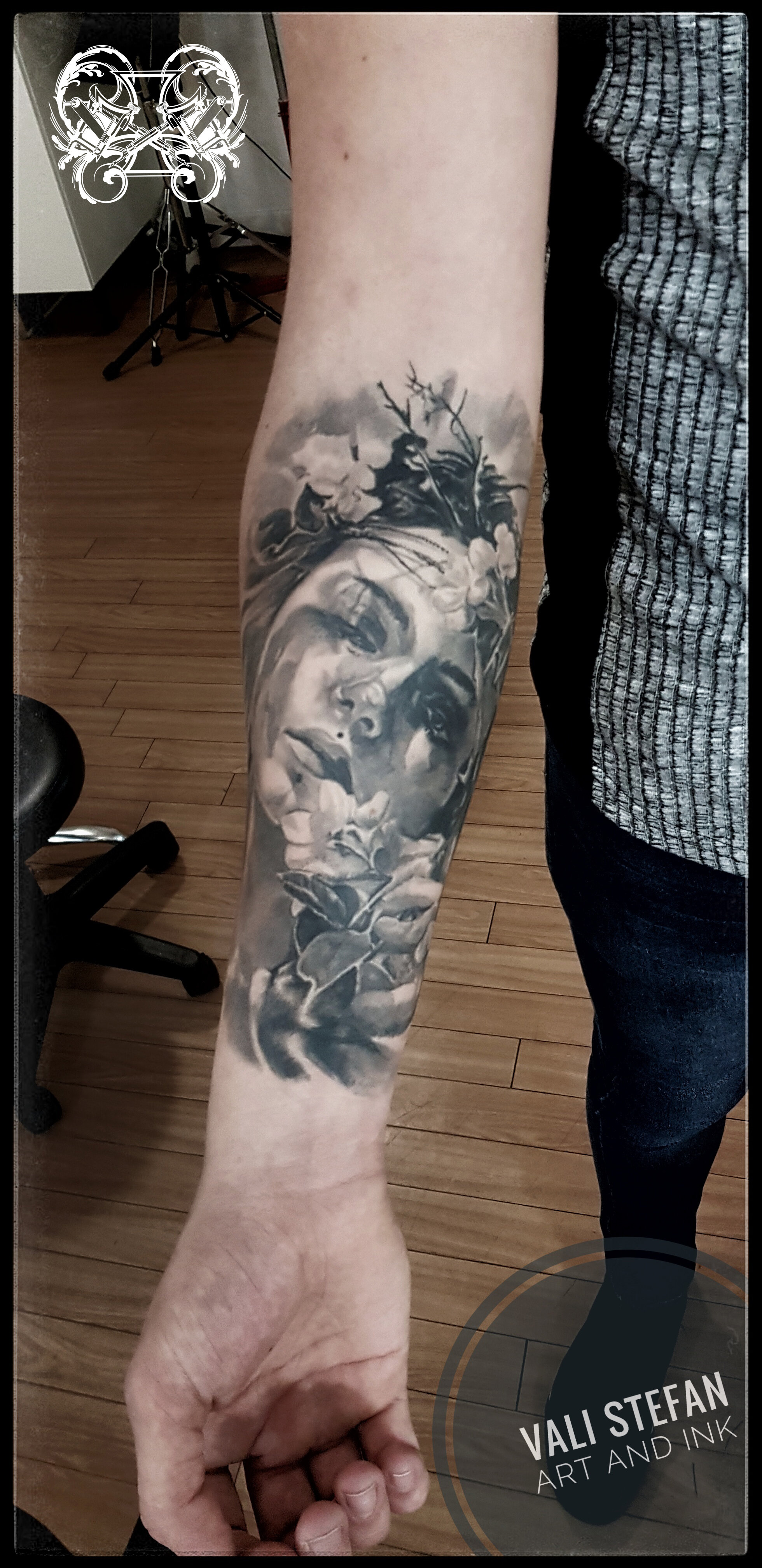 Vali - lady & flowers - healed.jpg