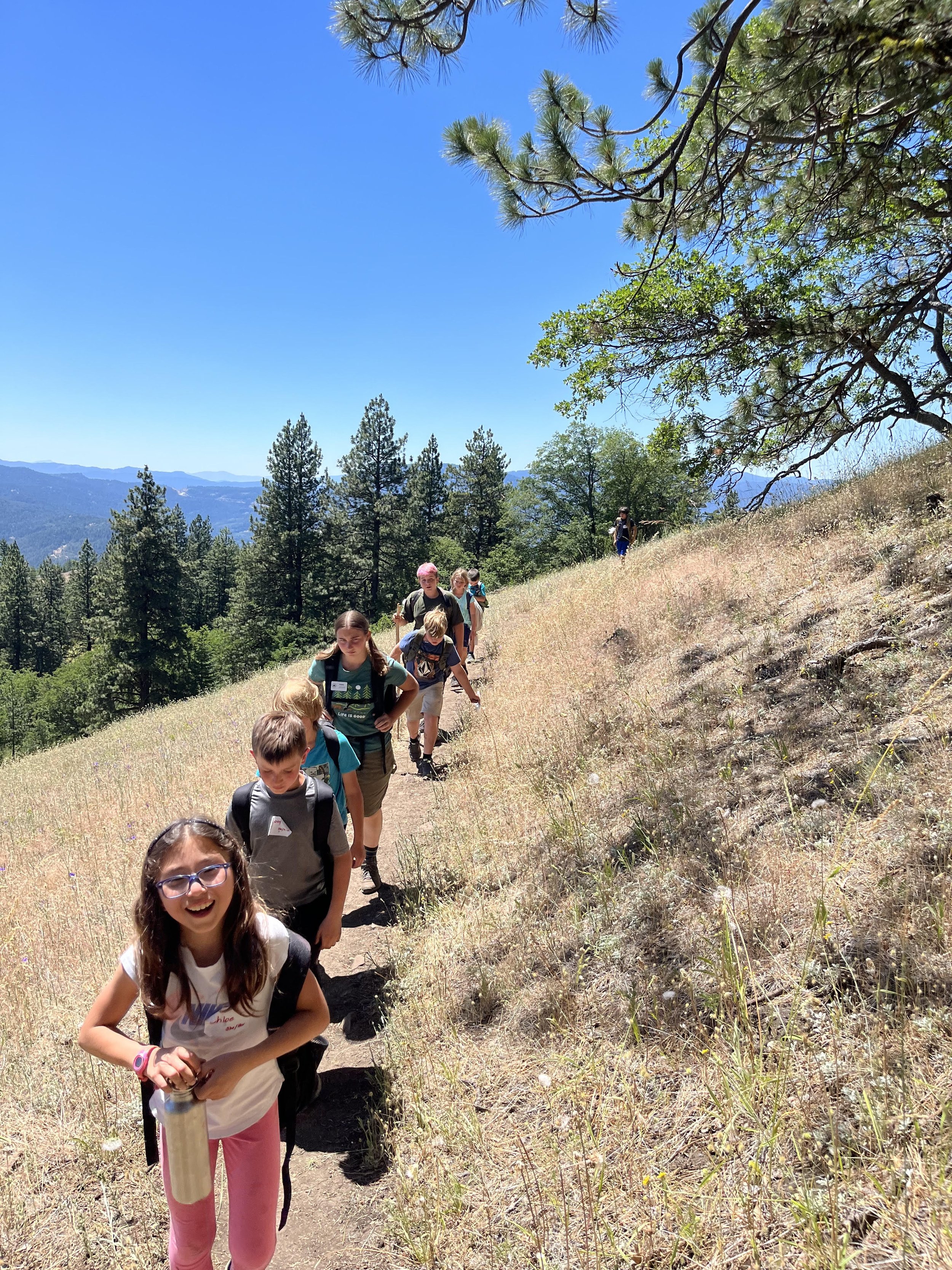  Happy hikers on the 3-mile loop trail! 