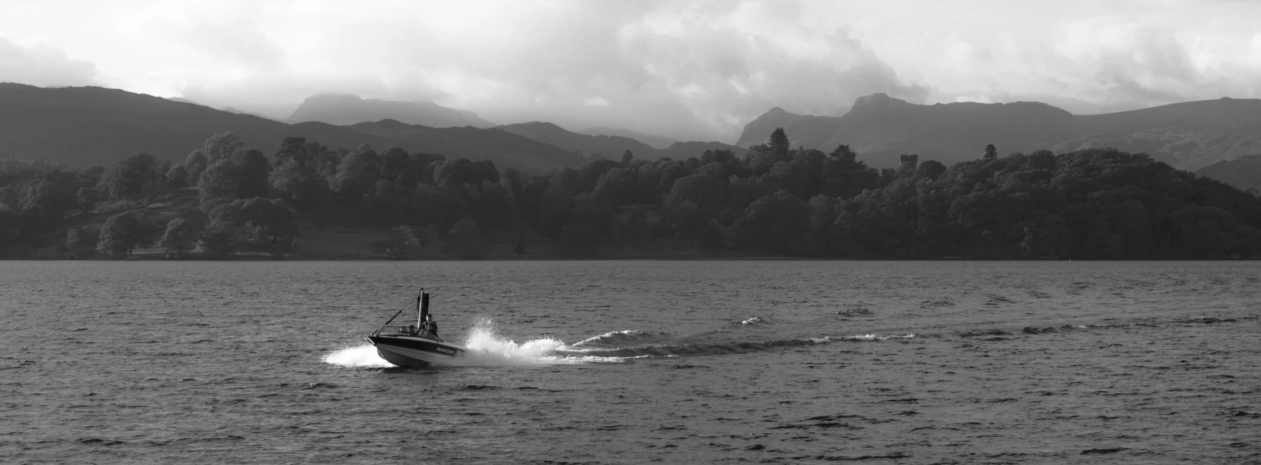 boat1.jpg