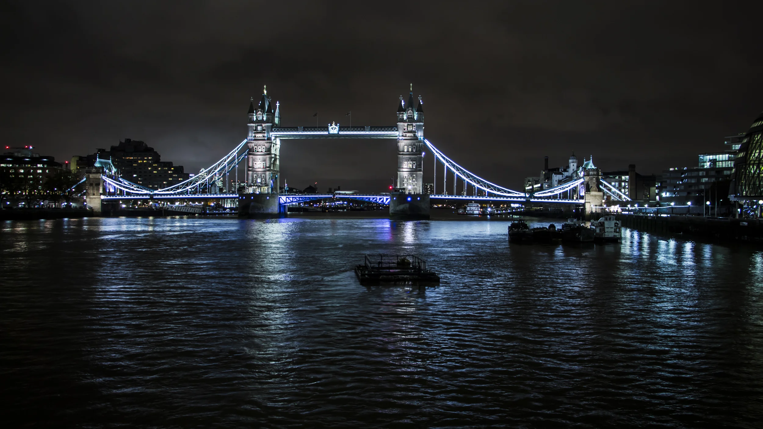 Towerbridgepano.jpg