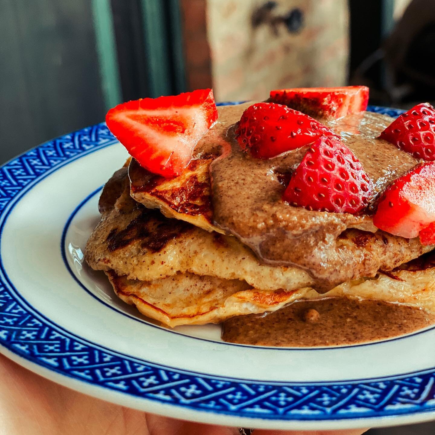 Last week, (when I had groceries lol) I made a pumpkin spice variation of my usual banana + egg pancakes! I added cinnamon and pumpkin pie spice, but the flavor was pretty mild. I needed to add more than I thought. But then I was rescued by topping t