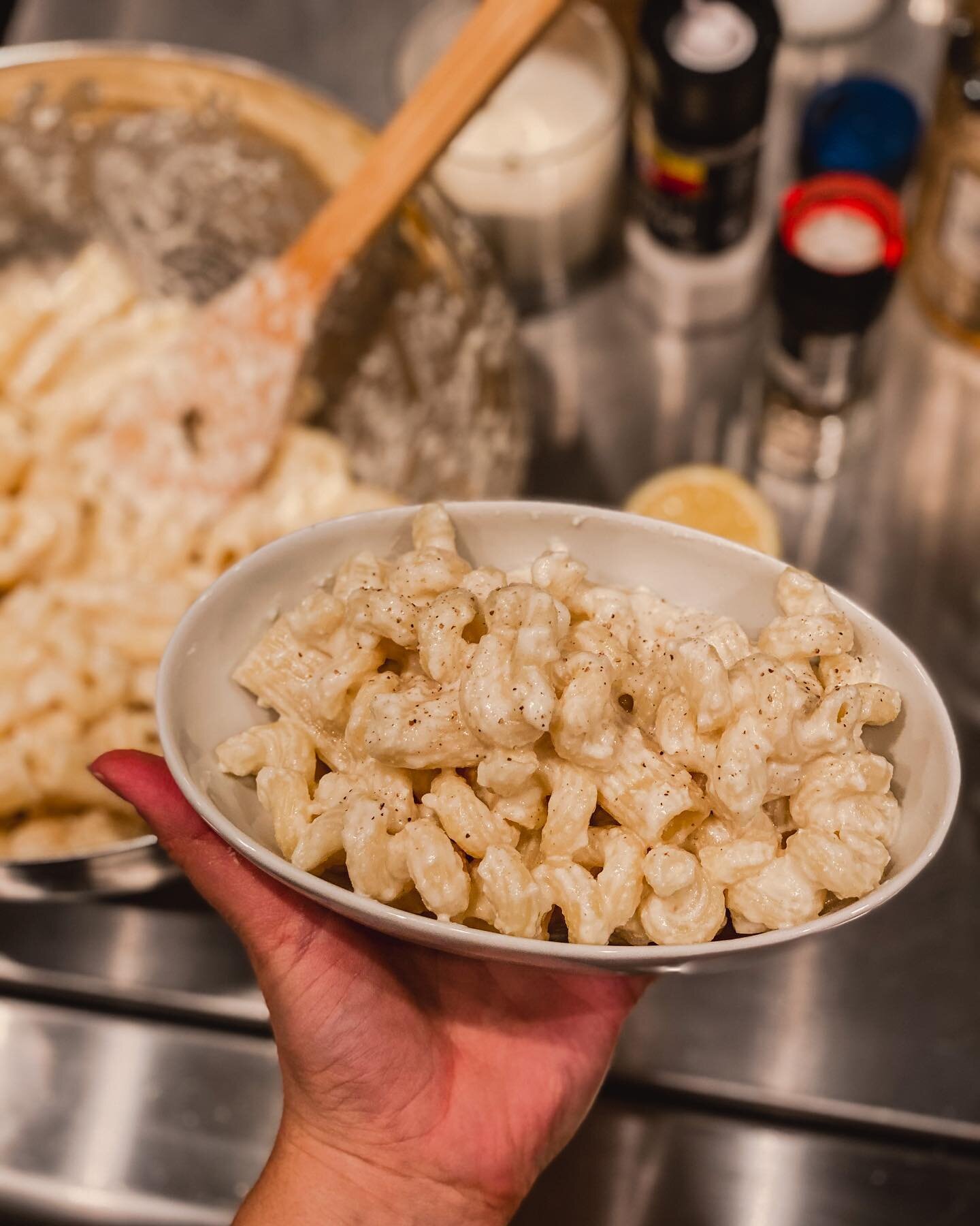 Maybe it&rsquo;s the weather, but i have made a lot of decadent, rich meals lately! 😂 I loved this one though because the lemon 🍋 cut a lot of the richness. This is  @nytcooking &ldquo;one pot&rdquo; (false lol) lemon ricotta parm pasta and omg it 