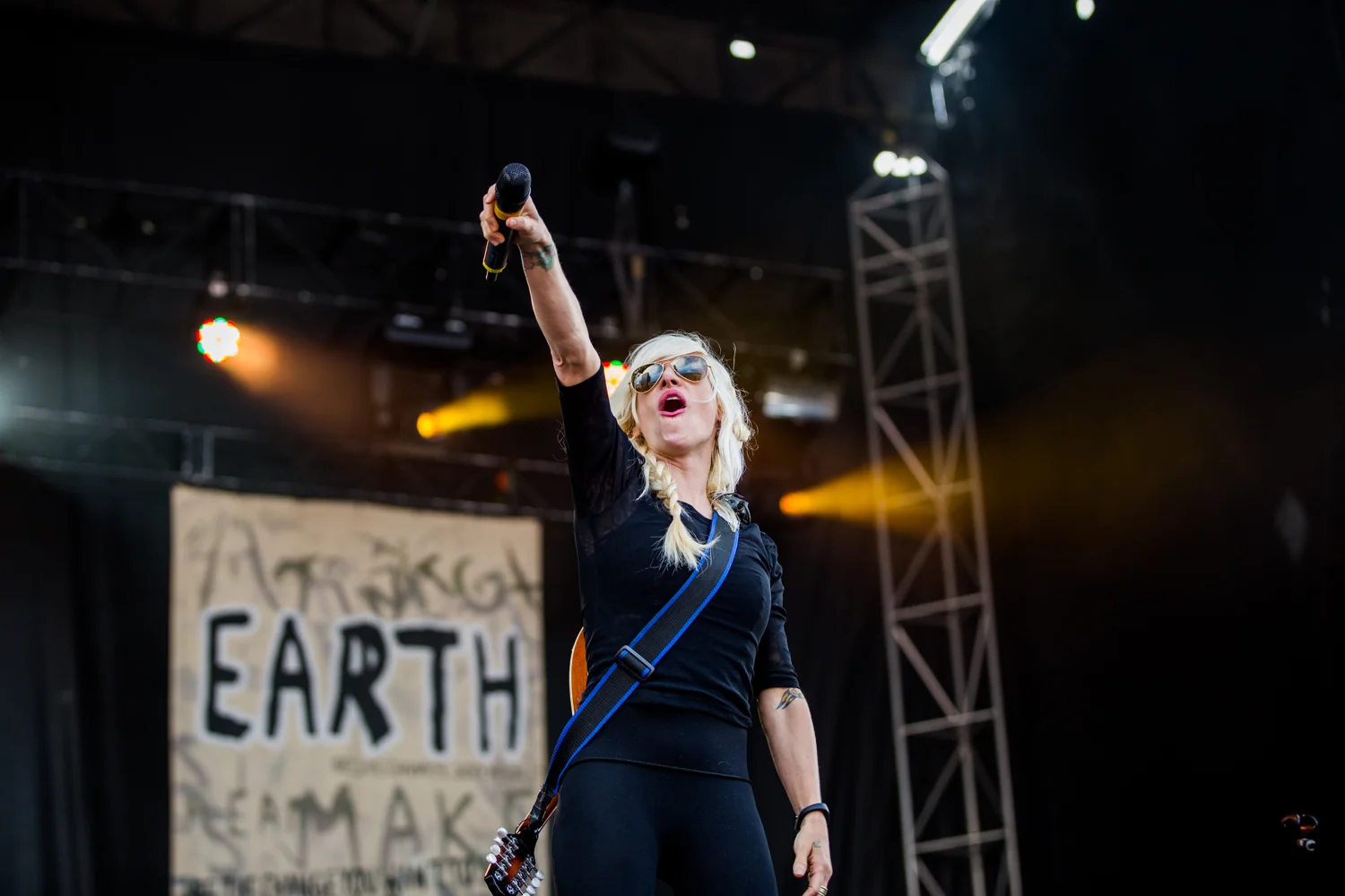    WALK OFF THE EARH       @Boston_Calling  //  @IntoTheCrowdMag    