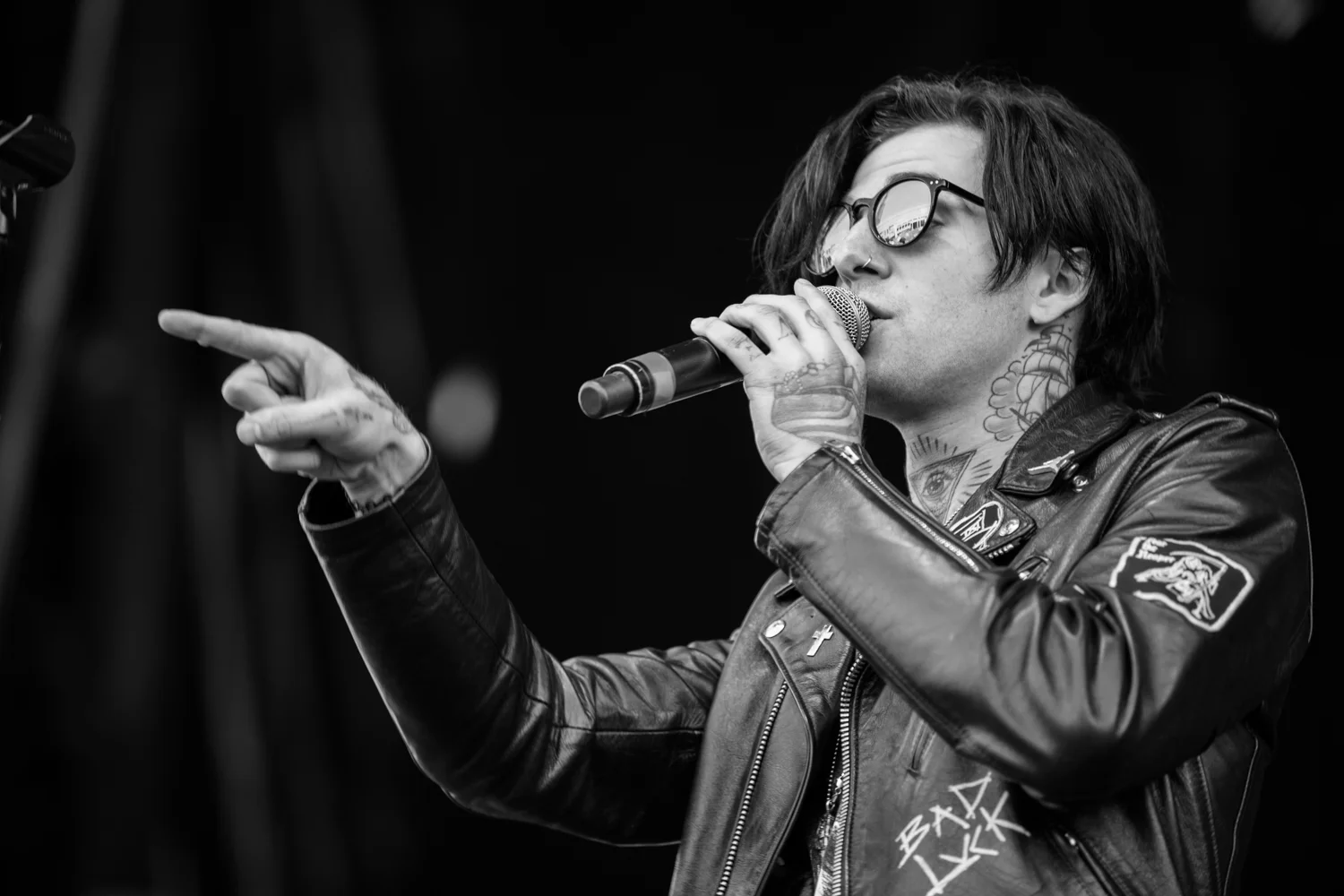    THE NEIGHBORHOOD       @Boston_Calling  //  @IntoTheCrowdMag    
