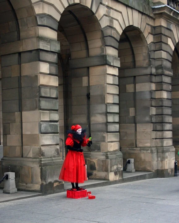 Edinborough Mime.JPG