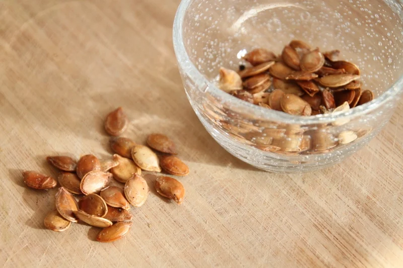 Roasted Pumpkin Seeds (800x533)
