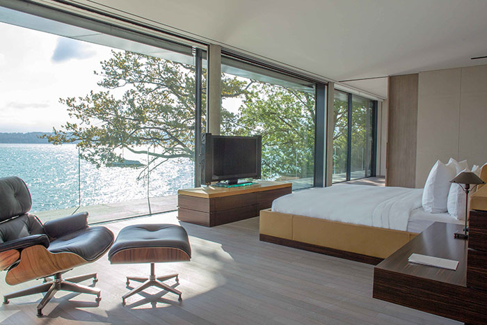 Villa-du-Lac-Reserve-Geneve-Master-Bedroom-2.jpg