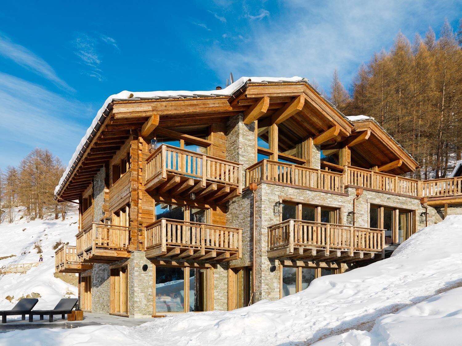 Chalet Les Anges, Zermatt - Outside View in Daylight