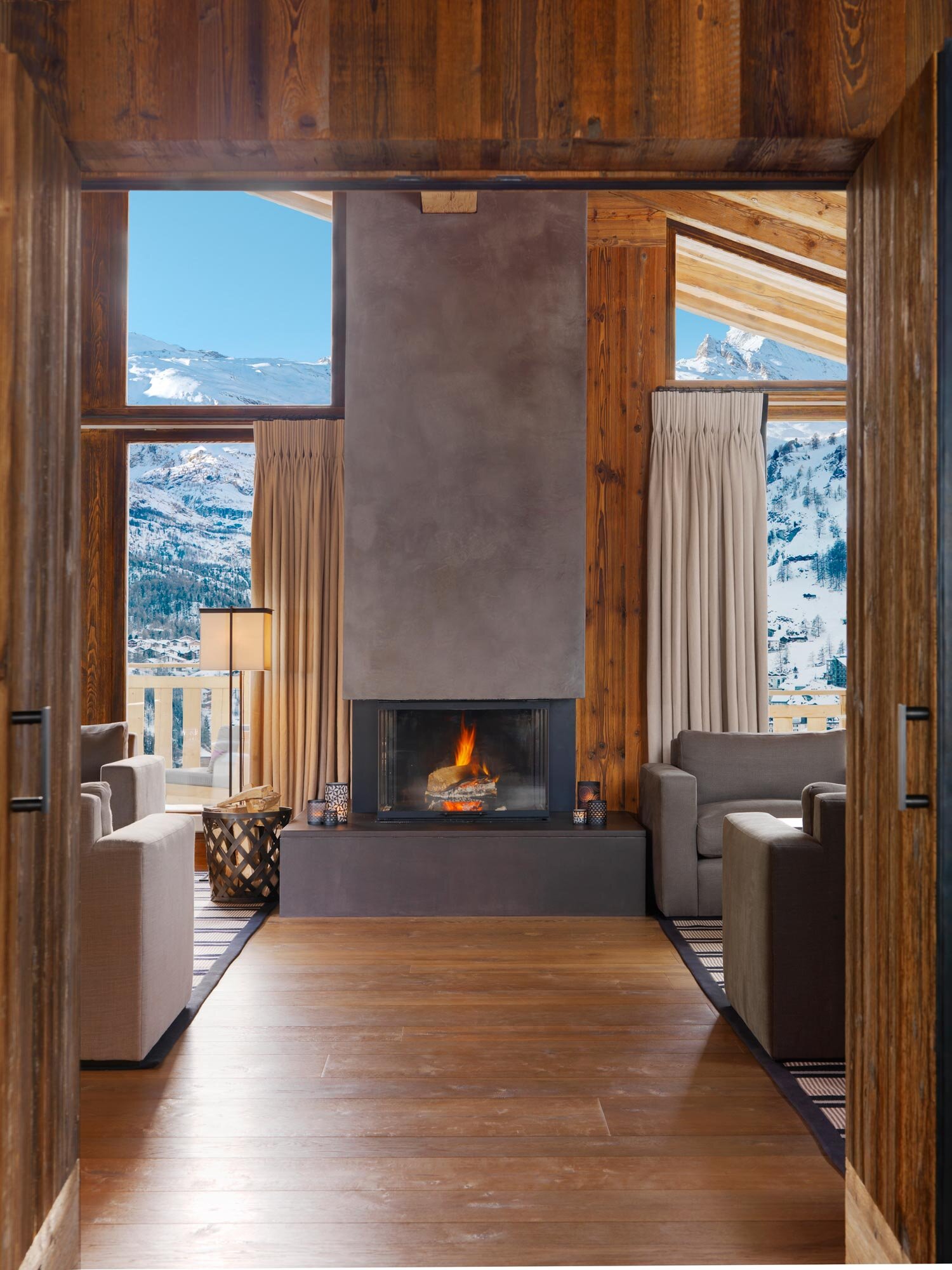 Chalet Les Anges, Zermatt - Fireplace