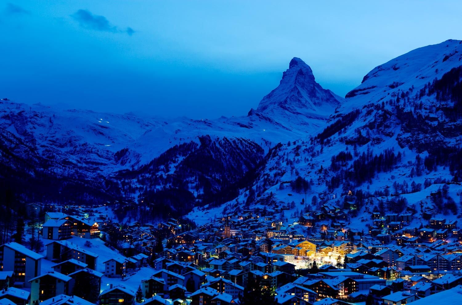 Chalet Les Anges, Zermatt - Evening view of Zermatt & Matterhorn