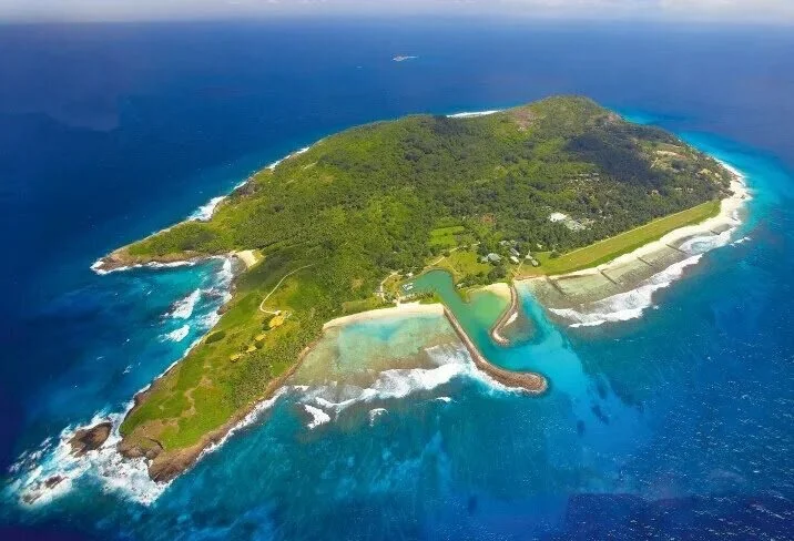 fregate-island-aerial-view.jpg
