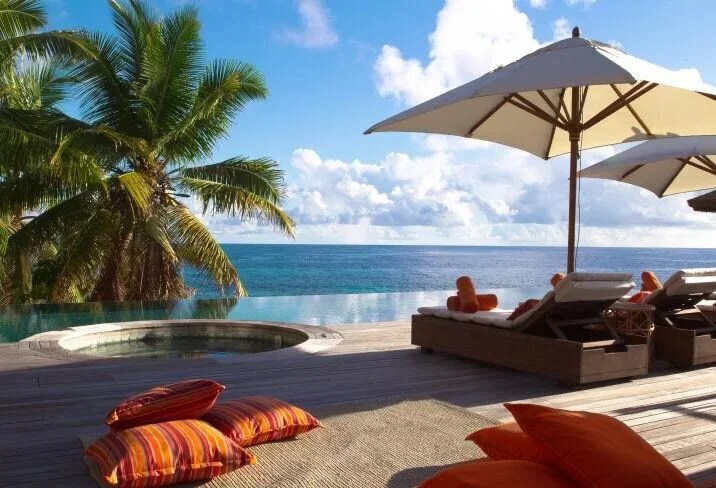 fregate-island-deck.jpg