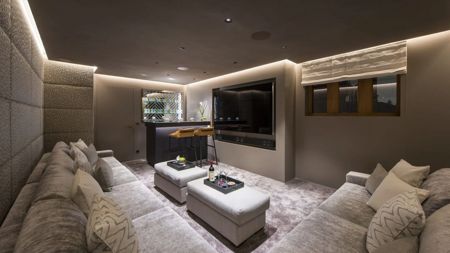 Chalet Kilimanjaro, Zermatt - TV Room with Bar