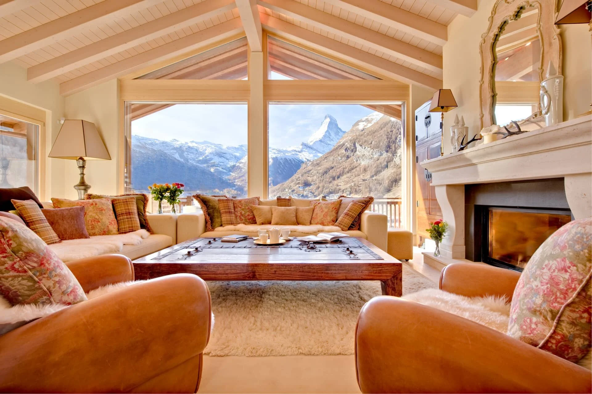 chalet-grace-lounge-day.jpg