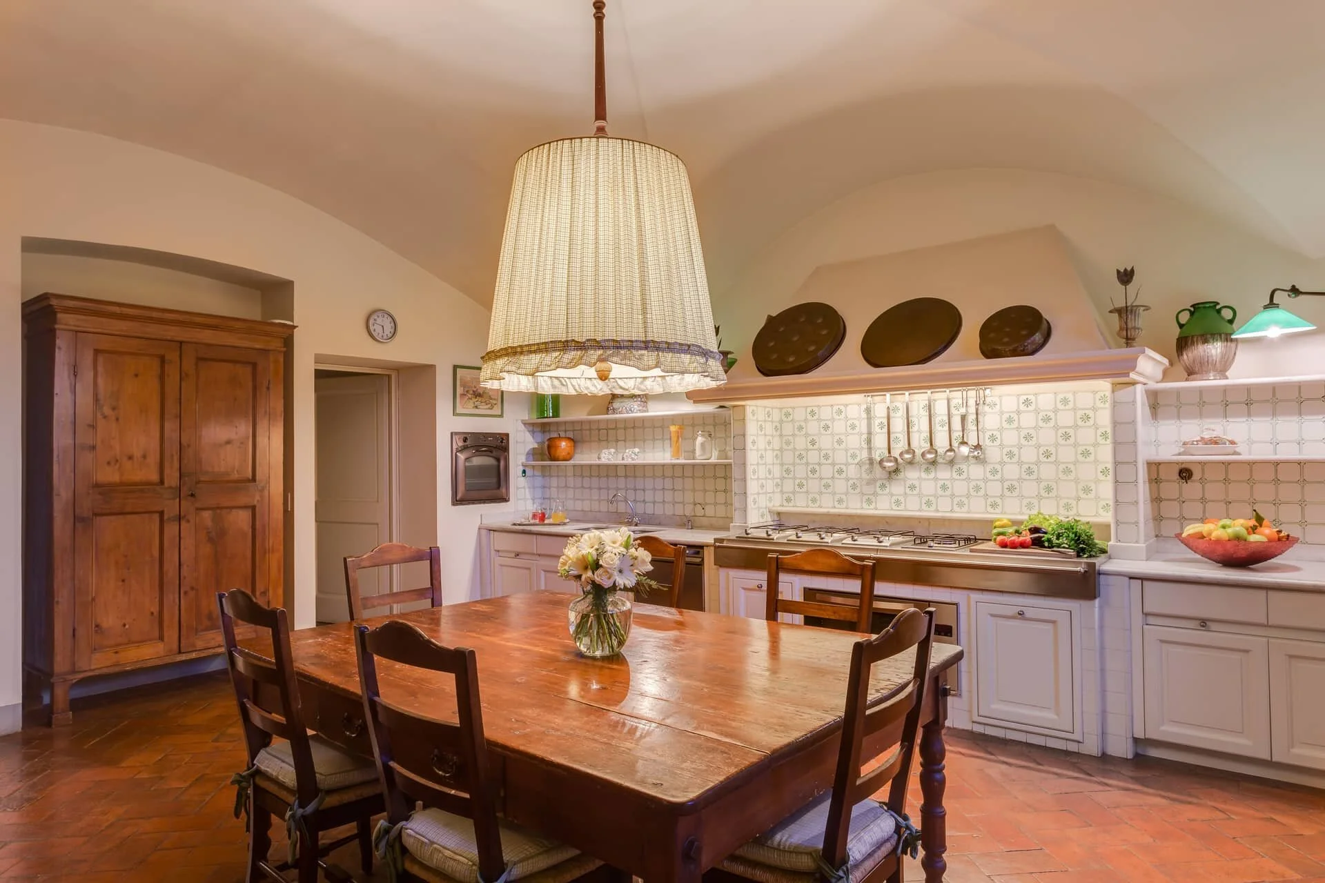 villa_le_rose_kitchen_a.jpg