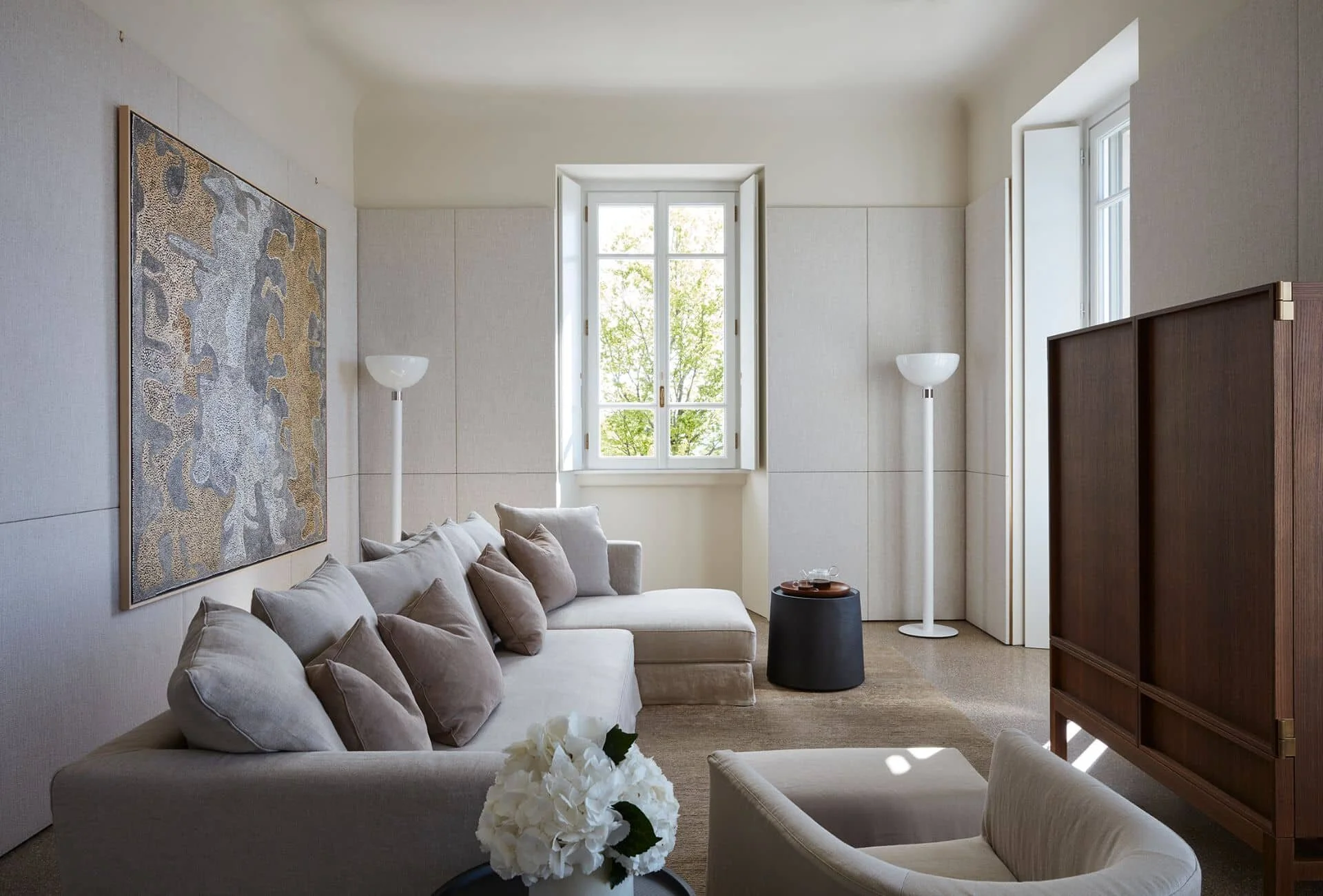 villa-peduzzi-family-salon.jpg