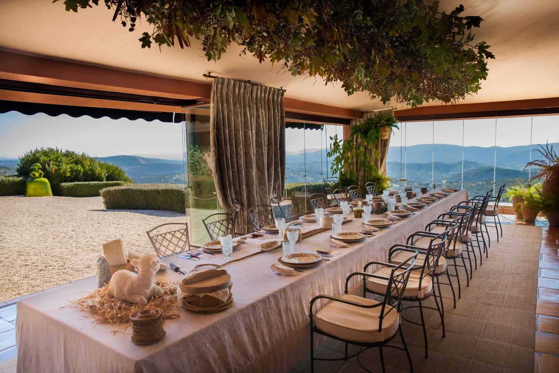 la-nava-de-barranco-terrace-dining.JPG
