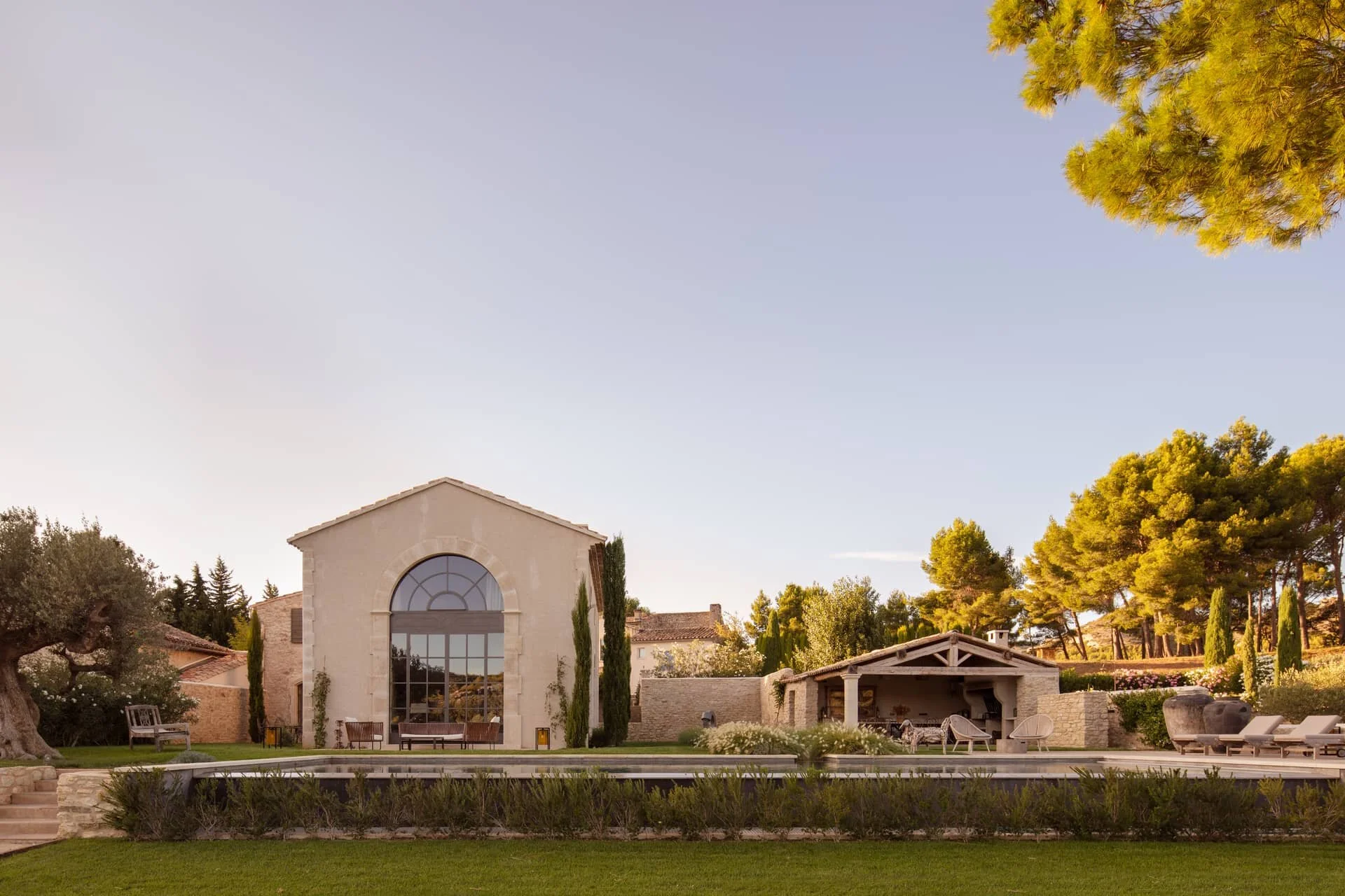 Bastide_de_Flechon_outside_2.jpg