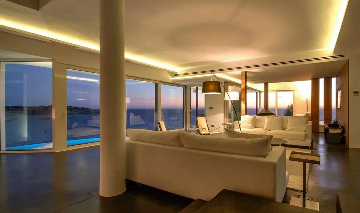 villa-infinity-lounge.jpg
