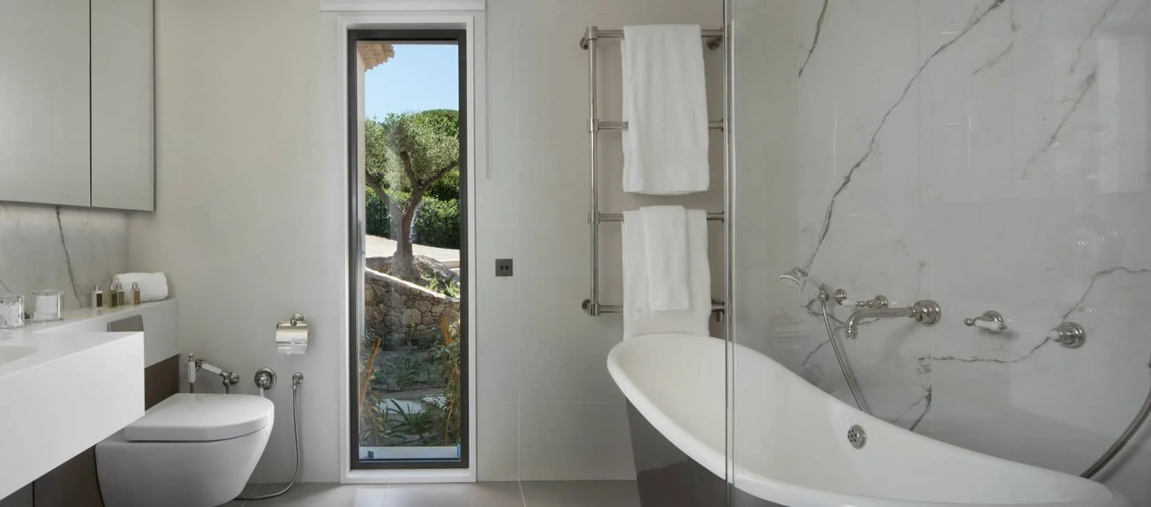 waters-edge-bathroom-4.jpg