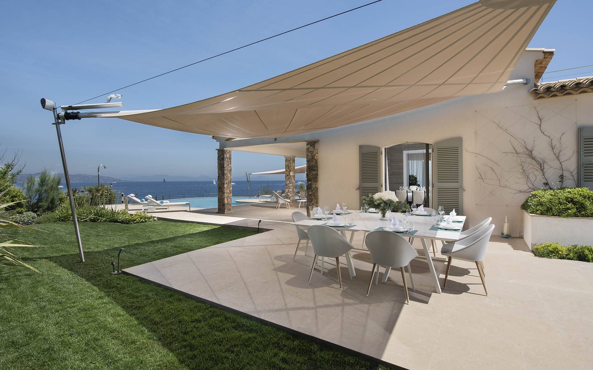 waters-edge-outdoor-dining.jpg
