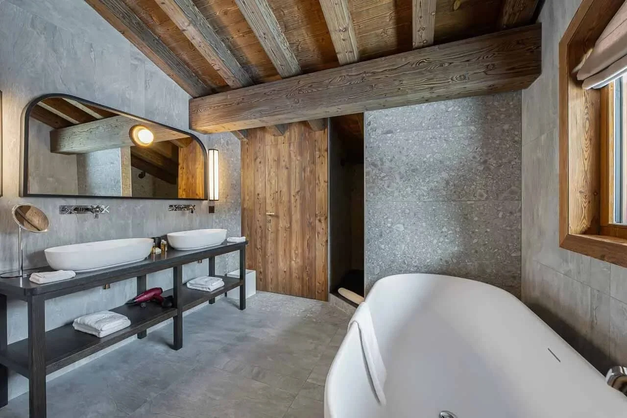 chalet-divinity- bathroom-1.jpg