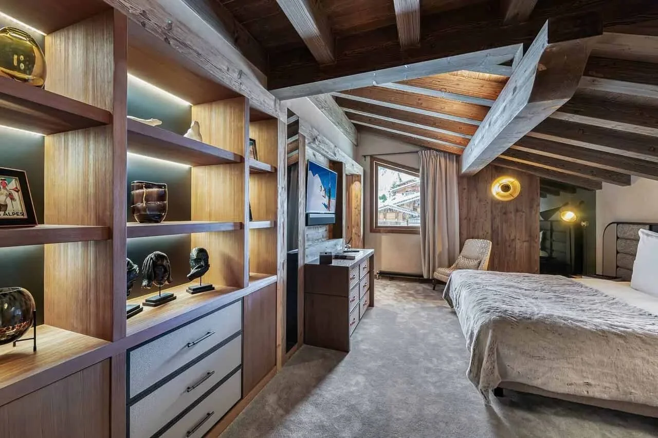 chalet-divinity- bedroom-1.jpg