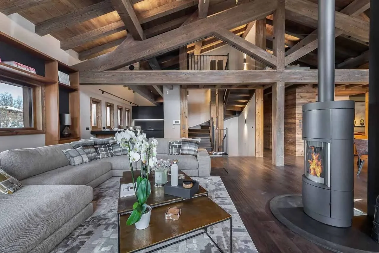 chalet-divinity- lounge-3.jpg
