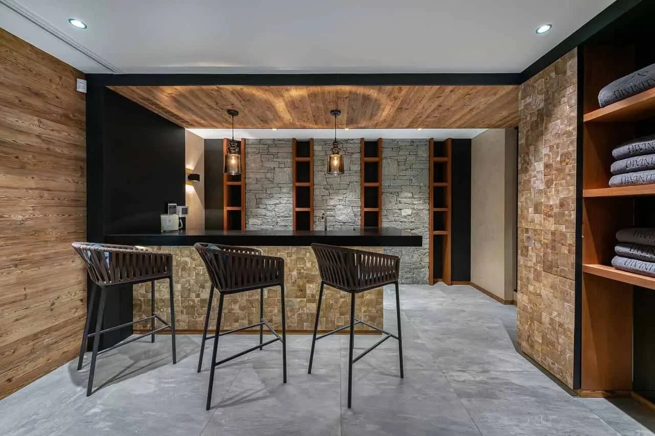 chalet-divinity-spa-bar.jpg