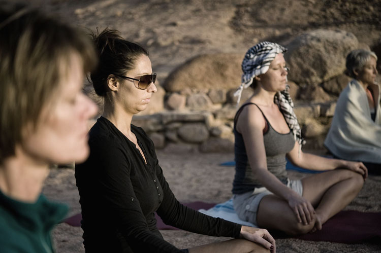 dyd-yoga-fusion-holiday-meditation.jpg