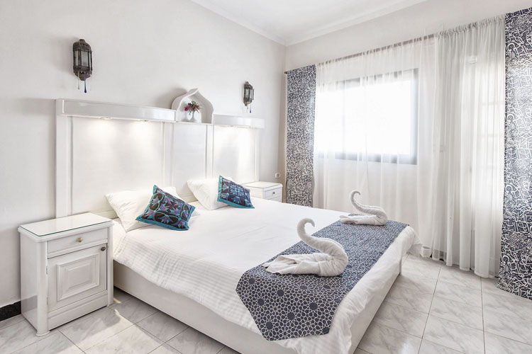 dyd-coral-coast-double-room.jpg