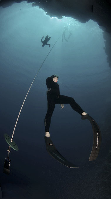 dyd-freediving-controlled-turn.jpg