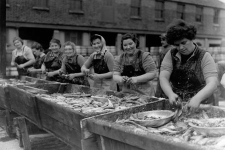 Herring girls of the early 20th century