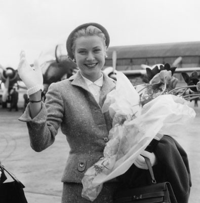 The first time Egger sees a TV he sees Grace Kelly waving and thinks she's the most beautiful woman he's ever seen.
