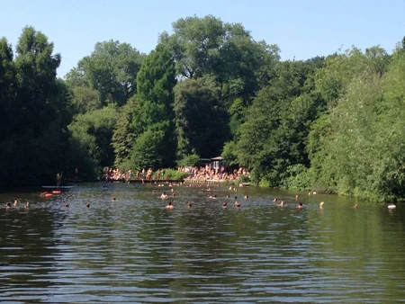 Ingrid and her friend Louise visit the swimming ponds at Hampstead Heath